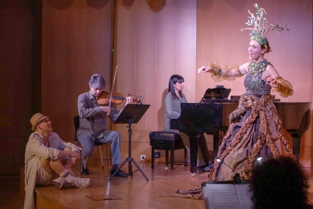 «Είμαι δέντρο που μιλά!»