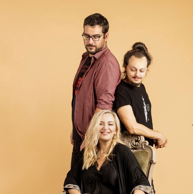 Η Ρίτα Αντωνοπούλου και οι Ρεβάνς στο Σταυρό του Νότου Plus