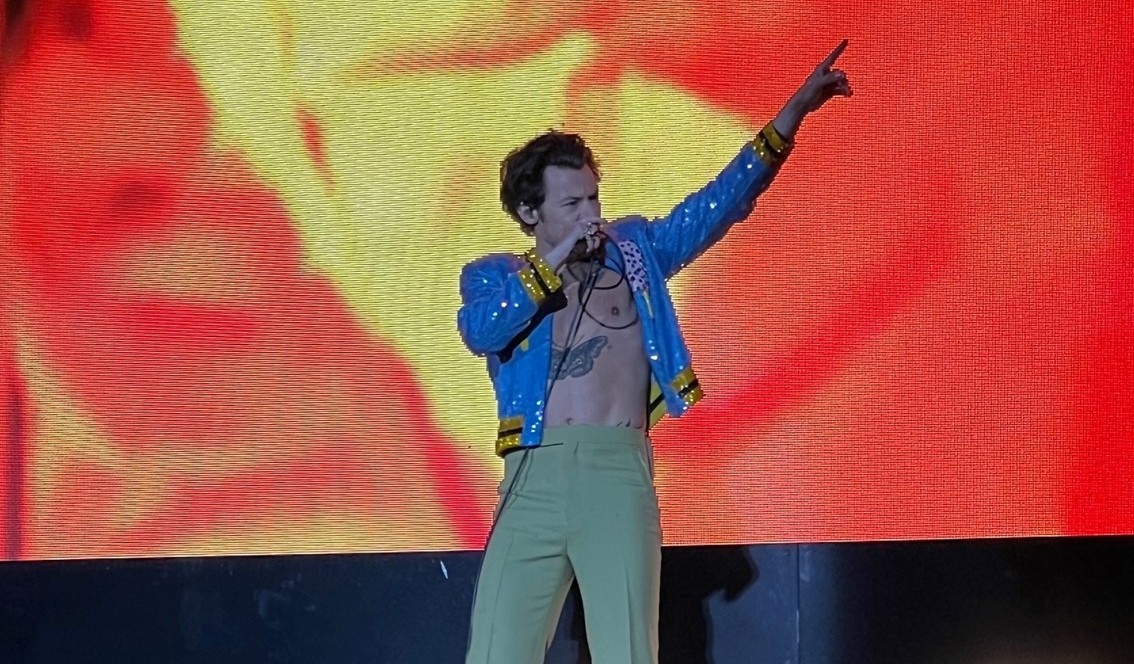 Πήγαμε / Είδαμε: Harry Styles και Wet Leg στο Παρίσι