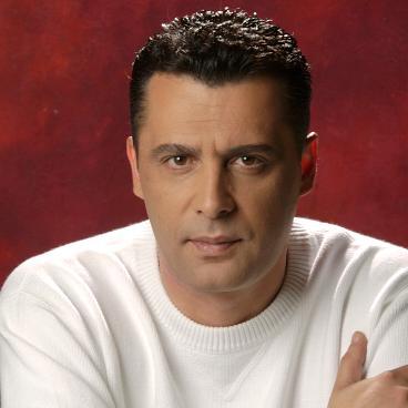 Ο Αντώνης Αλαφογιώργος της ΕΡΤ την... πέφτει στον Νίκο Παππά