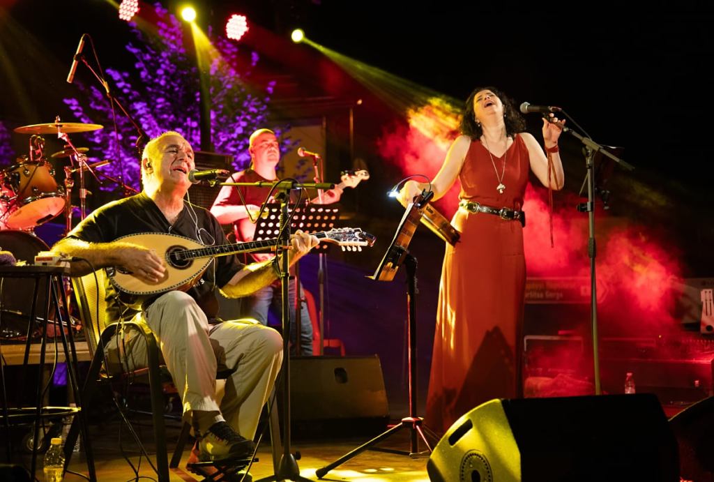 Οι Manitarock στο Σταυρό του Νότου Plus