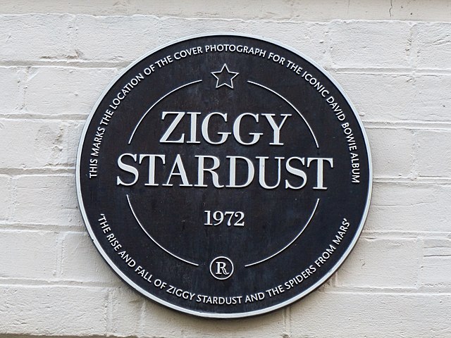 Ο David Bowie είχε σχεδιάσει την επιστροφή του σαν Ziggy Stardust, λέει ο μάνατζερ του