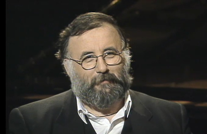 Ο Θάνος Μικρούτσικος σε μία σπάνια εκπομπή του 1995 από το Αρχείο της ΕΡΤ