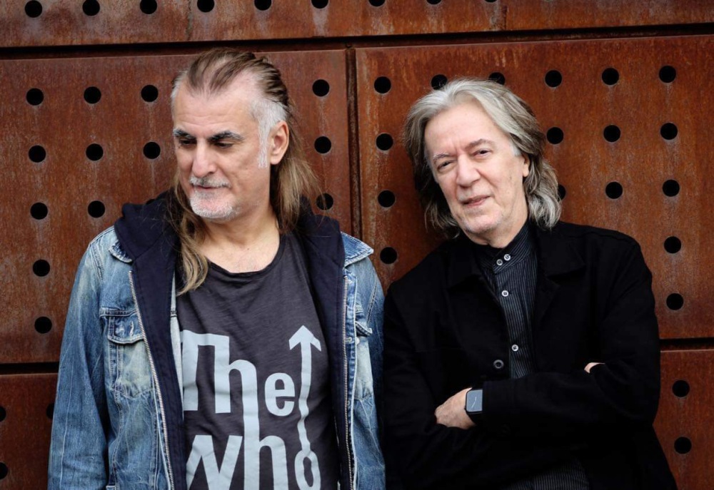 Κώστας Τουρνάς και Φίλιππος Πλιάτσικας σμίγουν με «Δύο βαλίτσες τραγούδια»