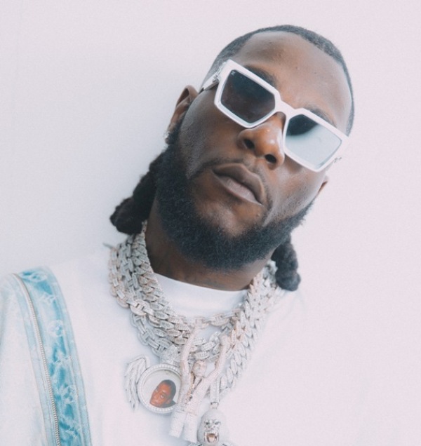 Ο Burna Boy στο SNF Nostos