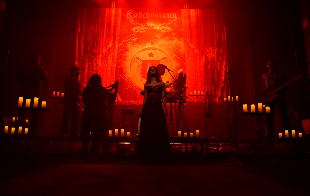 Φωτορεπορτάζ από την εμφάνιση των Kadebostany 