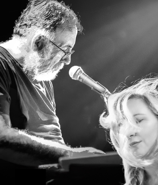 Αφιέρωμα στον Θάνο Μικρούτσικο στον Κήπο του Μεγάρου