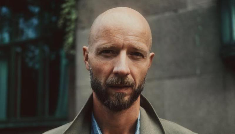 Devotional: Το νέο τραγούδι του Sivert Hoyem