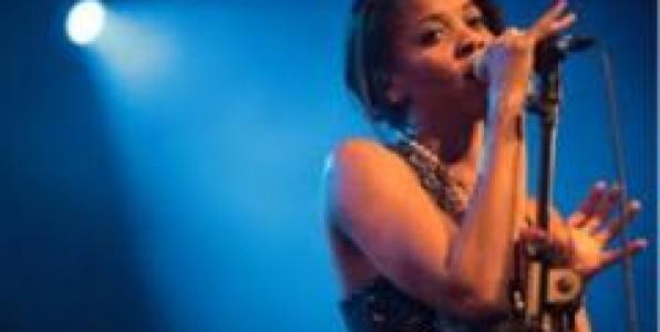 GIZELLE SMITH @ HALF NOTE