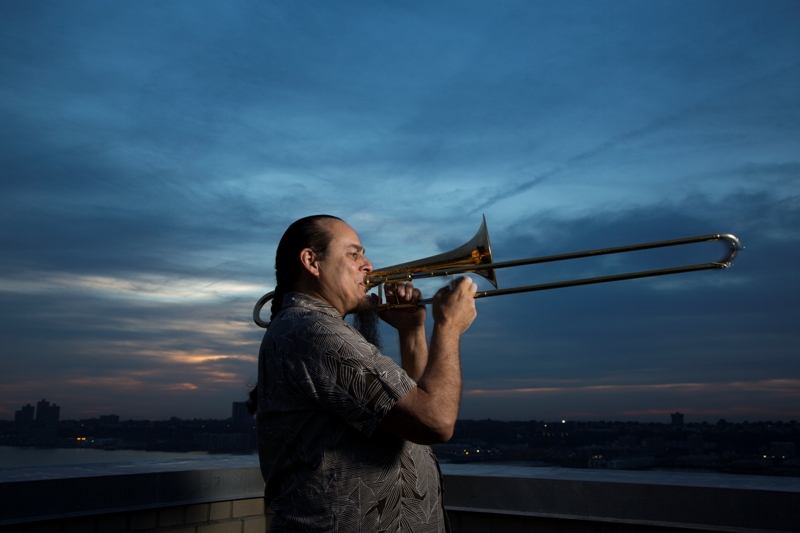 O τρομπονίστας Steve Turre στο Half Note 