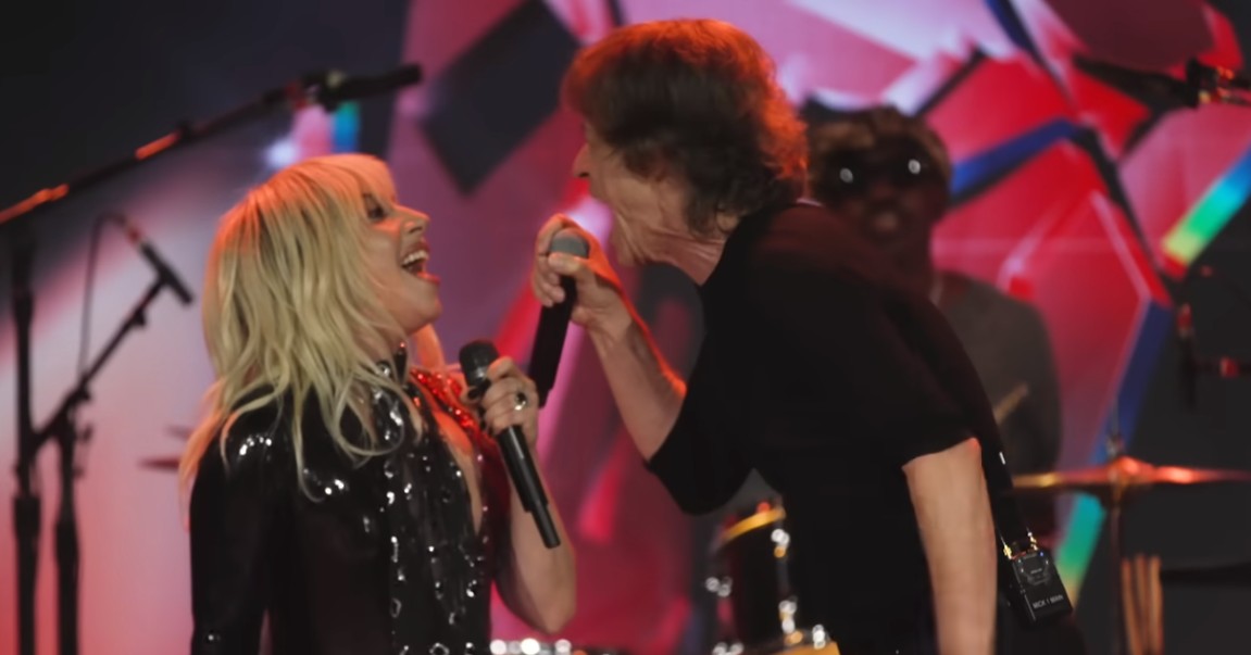 Η Lady Gaga εμφανίζεται με τους Rolling Stones στο σόου για την κυκλοφορία του άλμπουμ τους (βίντεο)