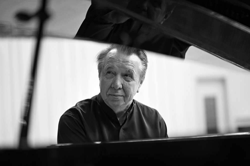 Ο Μιχαήλ Πλετνιόφ συμπράττει ξανά με την ΚΟΑ