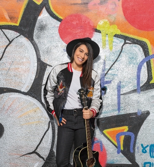  Η Τζένη Γεωργιάδη στη Μουσική Σκηνή «Σφίγγα» 