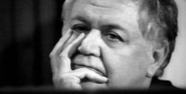 ΜΑΝΟΣ ΧΑΤΖΙΔΑΚΙΣ: ΑΔΙΑΦΟΡΩ, ΠΙΣΤΕΥΩ, ΠΕΡΙΦΡΟΝΩ