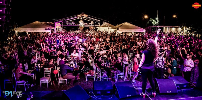 Μαντώ, Κώστας Μπίγαλης, Πωλίνα και Σοφία Βόσσου στο Θέατρο Νταμάρι