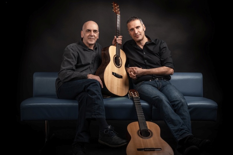 «Τίποτα καλύτερο από μία κιθάρα εκτός ίσως από δύο»