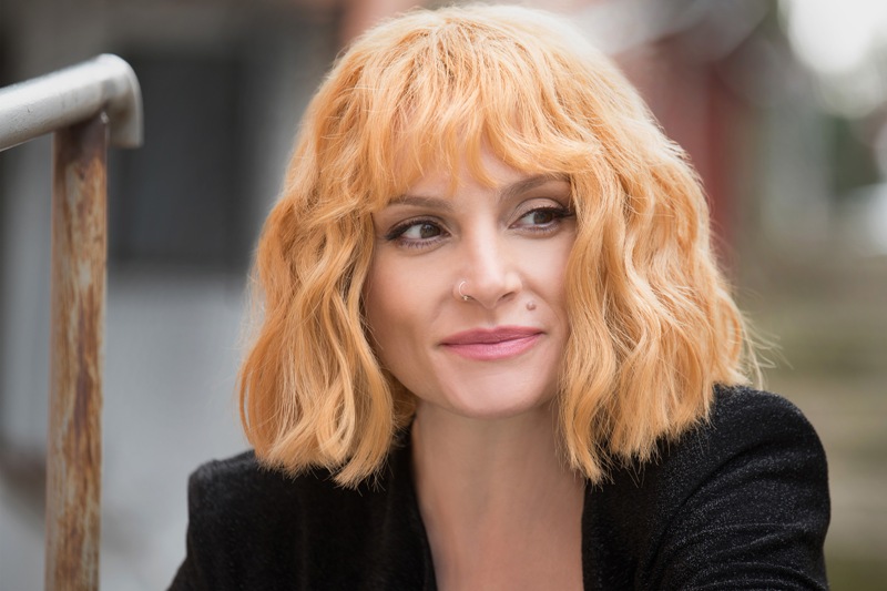 Η Ελεωνόρα Ζουγανέλη στα «Τραγούδια της Χαρούλας» στο θέατρο Ολύμπια