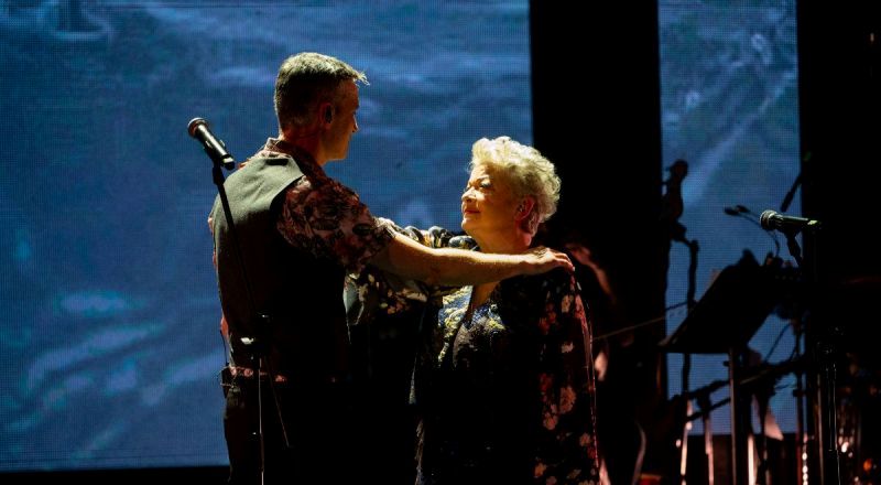 Παράταση εμφανίσεων για Τάνια Τσανακλίδου και Φώτη Σιώτα στο Vox