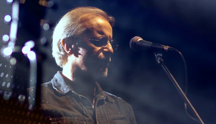 Ο Μίλτος Πασχαλίδης στην Κεντρική Σκηνή του Σταυρού του Νότου