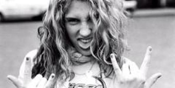 ΤΟ TiK ToK ΣΤΗΝ ΚΟΡΥΦΗ ΤΟΥ RADIO TOP 40