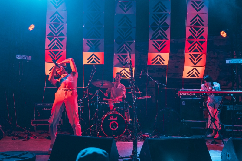 Οι ody icons παρουσιάζουν το πρώτο τους album