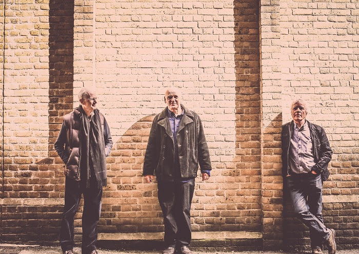 Διαλέξτε: Van der Graaf Generator ή Editors;