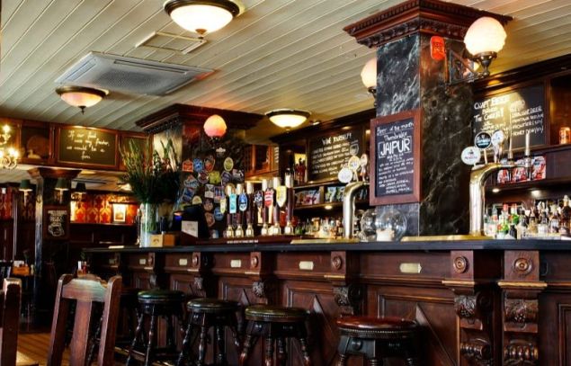 Βρετανία: Διασκέδαση μόνο με πιστοποιητικό εμβολιασμού;