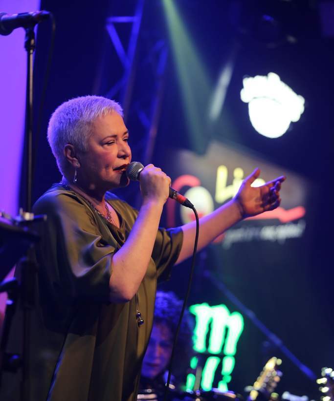 Η Μελίνα Κανά στο Σταυρό του Νότου Plus