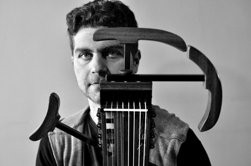 Ο Γιώργος Ταμαπάκης παρουσιάζει το νέο του δίσκο