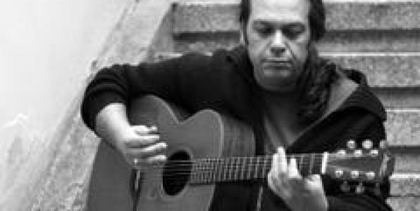 ΜΠΑΜΠΗΣ ΠΑΠΑΔΟΠΟΥΛΟΣ: Ο ΚΑΘΕ ΜΟΥΣΙΚΟΣ ΔΗΜΙΟΥΡΓΕΙ ΕΝΑΝ ΚΟΣΜΟ