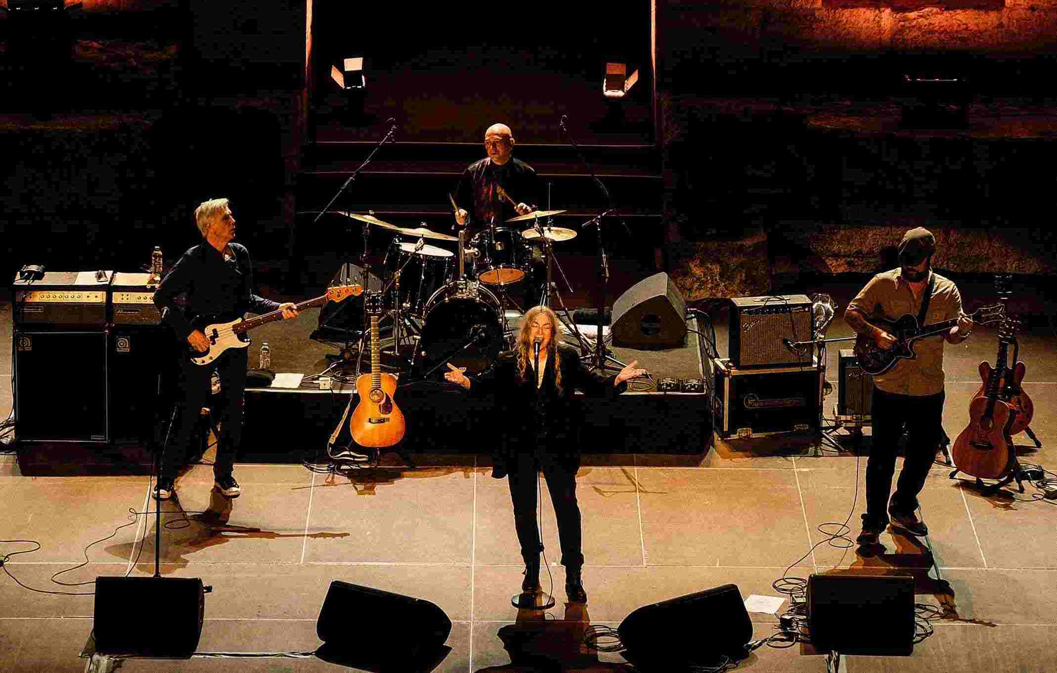 Δείξαμε τον απαραίτητο σεβασμό σε μία αληθινή επαναστάτρια, προσκυνήσαμε την Patti Smith