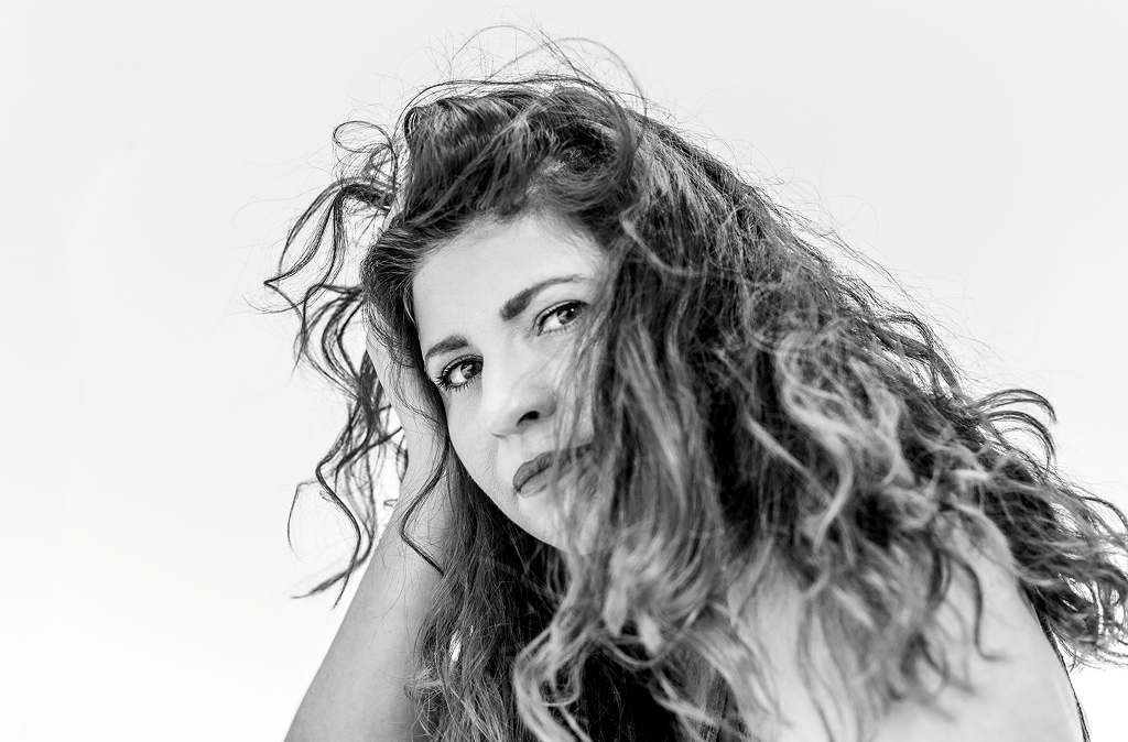 «Βροχή στην εκδρομή σου»: Ακούστε το νέο τραγούδι της Λαμπρινής Καρακώστα