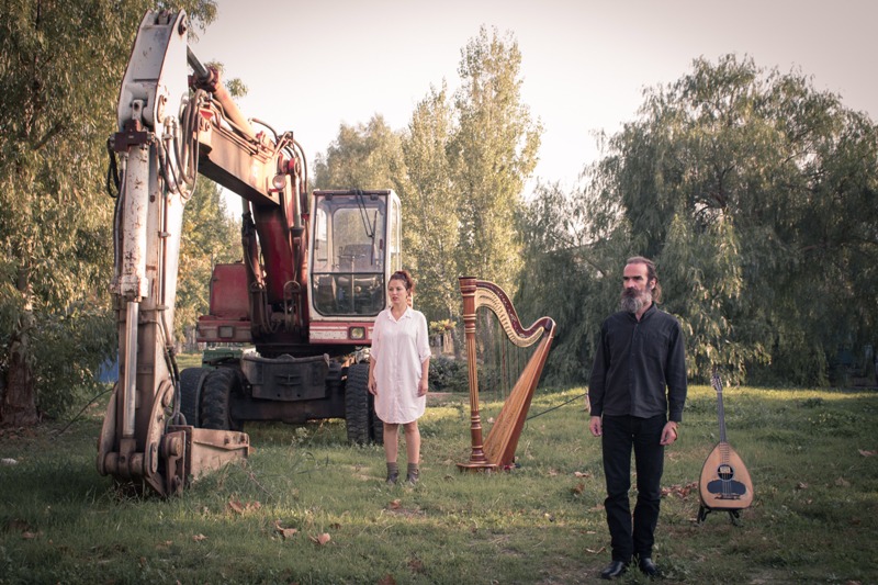 Maria - Christina Harper: «Με ενδιαφέρει να βρίσκω τρόπους να εντάσσω την άρπα στη μοντέρνα μουσική σκηνή»