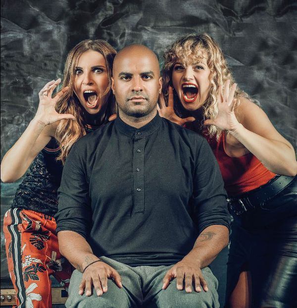 Rock Around  στο club του Σταυρού του Νότου