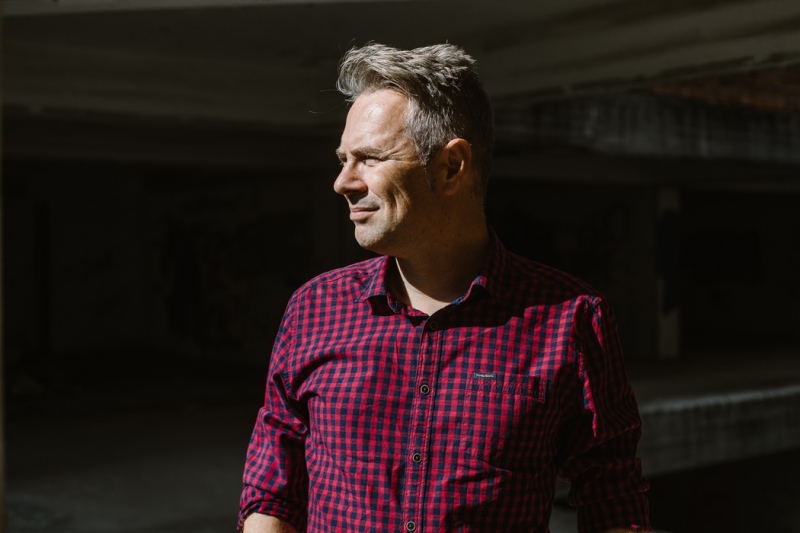 Ο ερμηνευτής και τραγουδοποιός Γιώργος Μπίλιος στο Loaded