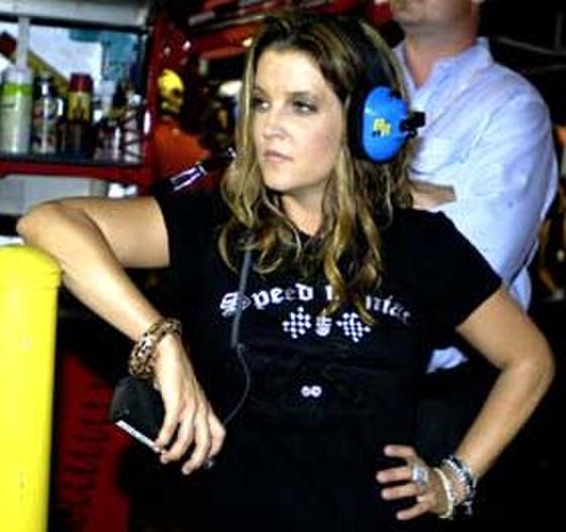 Πέθανε η Lisa Marie Presley, τραγουδοποιός και κόρη του Elvis και της Priscilla Presley