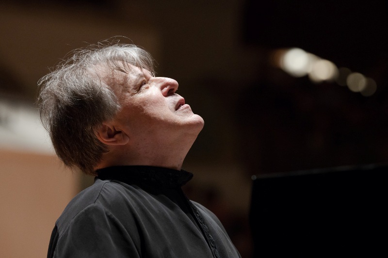 Ο πιανίστας Αντρέι Γκαβρίλοφ στην εναρκτήρια συναυλία της Κρατικής Ορχήστρας Αθηνών