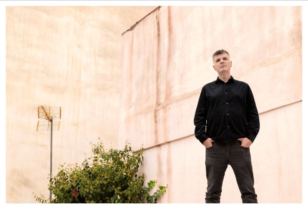 Ο Φοίβος Δεληβοριάς επιστρέφει στο Κύτταρο