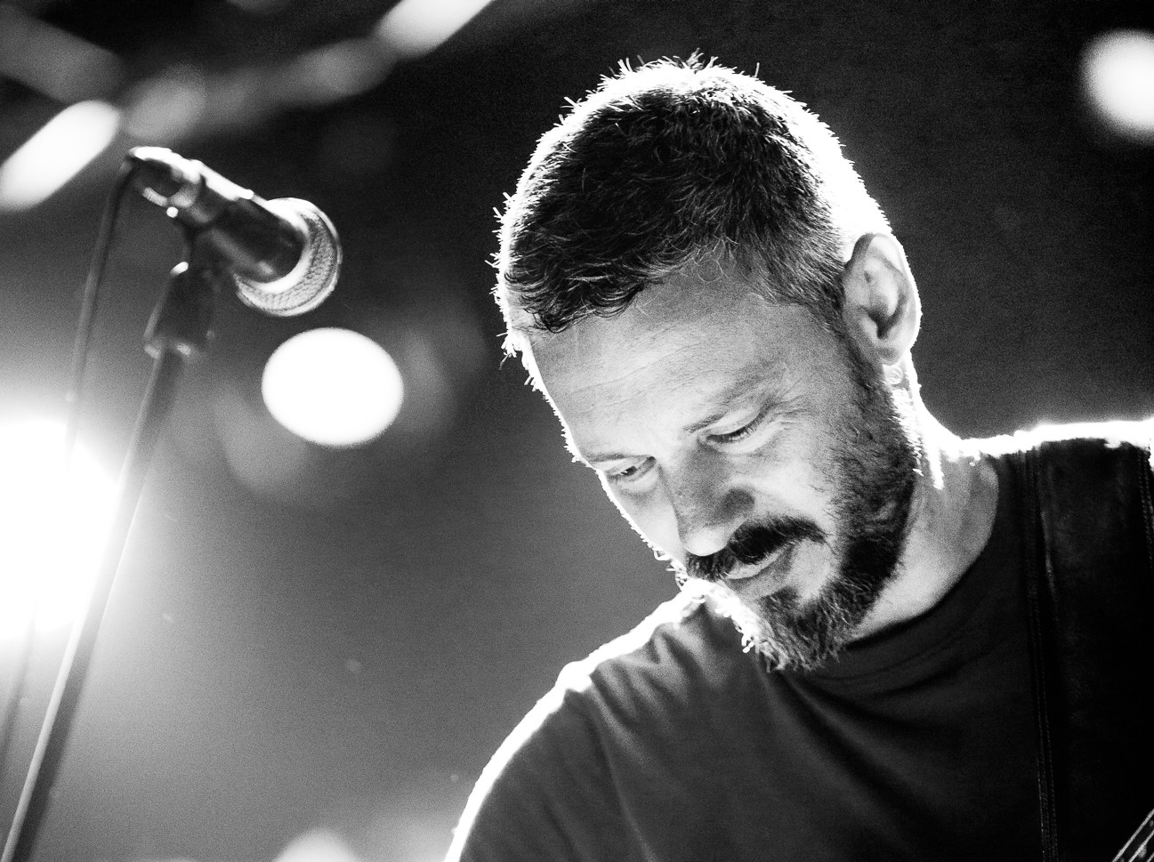 Ο Αλκίνοος Ιωαννίδης τραγουδά ξανά Μάνο Χατζιδάκι