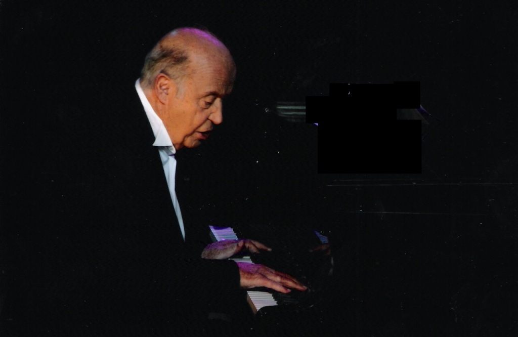 «Ο Αιώνας του Μίμη Πλέσσα» στο Βεάκειο Θέατρο