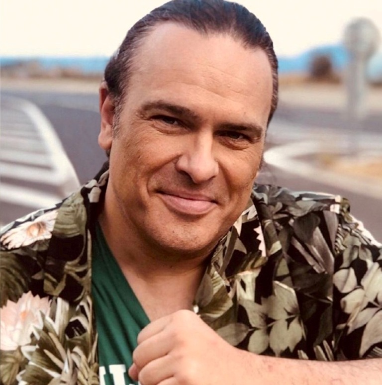 Ο Κώστας Λειβαδάς γιορτάζει στο Θέατρο Ολύμπια