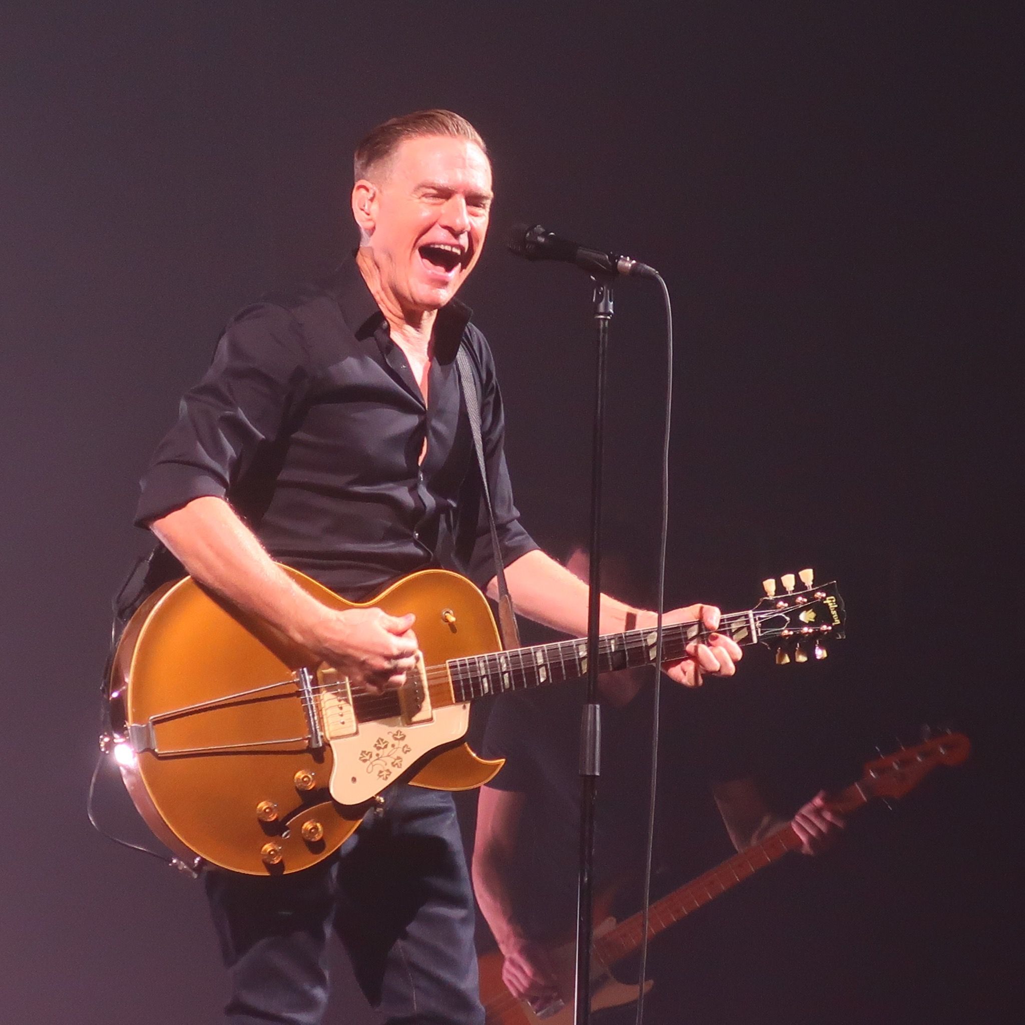 Ευτυχισμένος ο Bryan Adams, ευτυχισμένο και το κοινό του