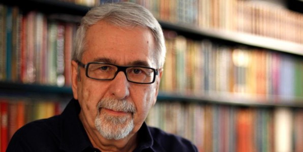 Ας ανεμίσουμε τα λάβαρα