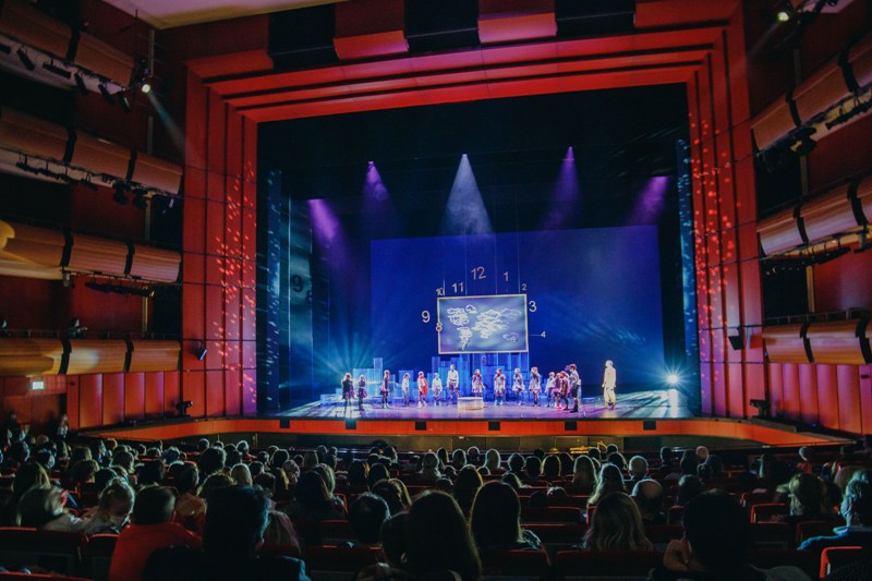 Όλοι μαζί στην όπερα