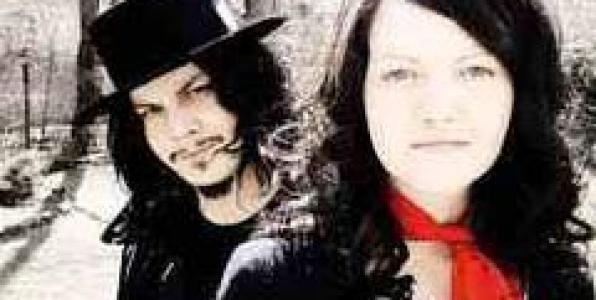 EΠΑΙΞΑΝ ΤΑ ΡΑΔΙΟΦΩΝΑ WHITE STRIPES;