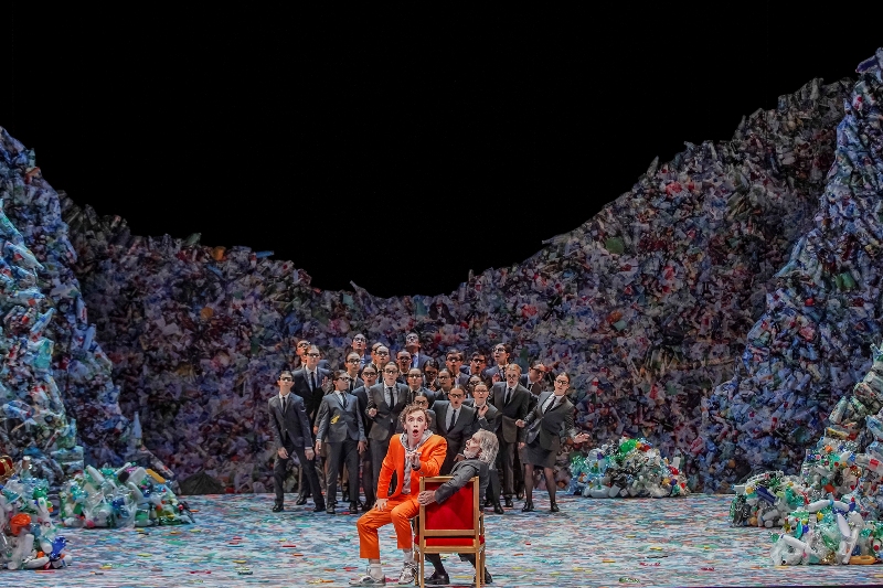 Εντυπωσιακές φωτογραφίες και βίντεο από την προετοιμασία «Του ταξιδιού στη Σελήνη»