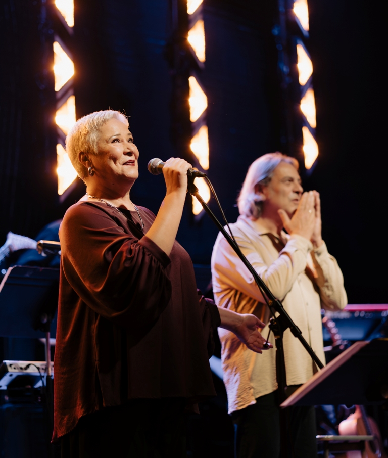 Ο Δημήτρης Ζερβουδάκης και η Μελίνα Κανά  στη μουσική σκηνή «ΒΑΒΕΛ