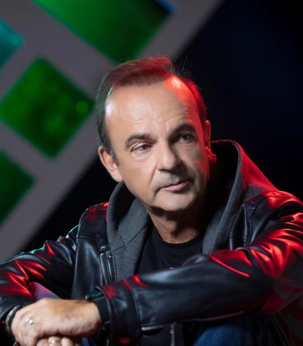 Αφιέρωμα στα τραγούδια του Οδυσσέα Ιωάννου στο Christmas Theater