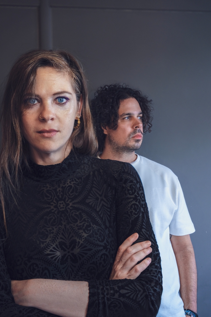 Ο Παντελής Κυραμαργιός και η  Νατάσα Φαίη Κοσμίδου  στη μουσική σκηνή «Μακάρι»