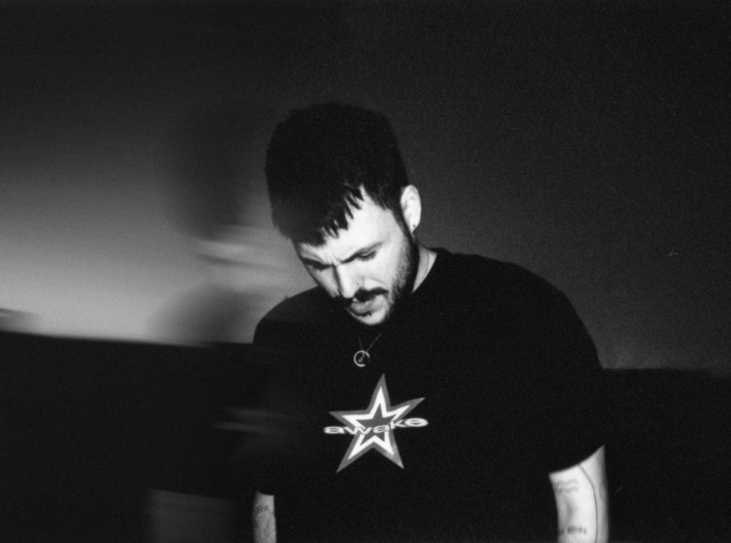 Ο Autow Nite Superstore στο Aux